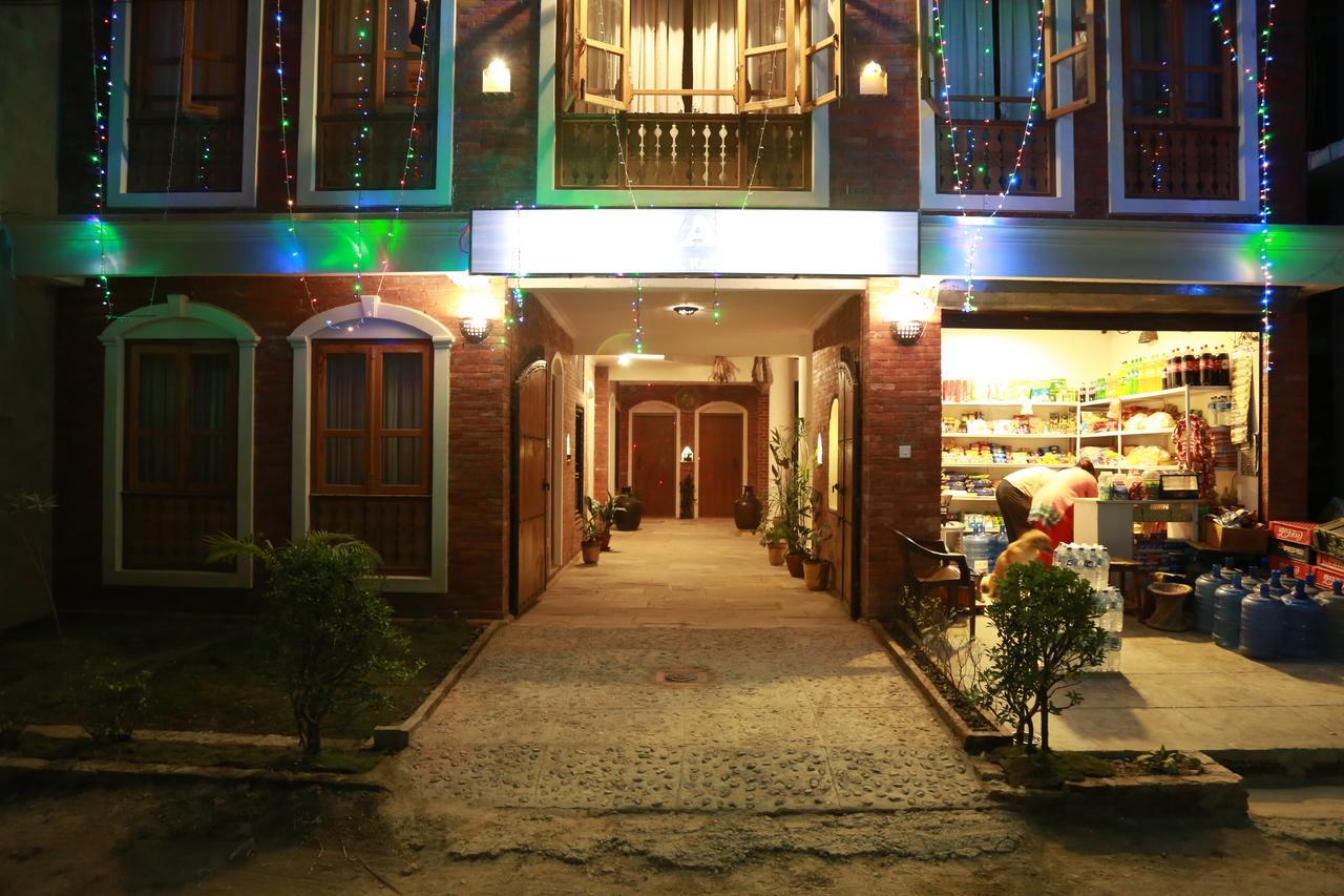 Newa Home Kathmandu Esterno foto